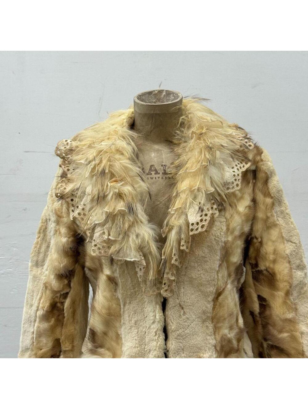 Vintage Y2K Lace and Raccoon Rabbit Calfskin Fur Jacket Burnt Cream - Picture 2 of 8